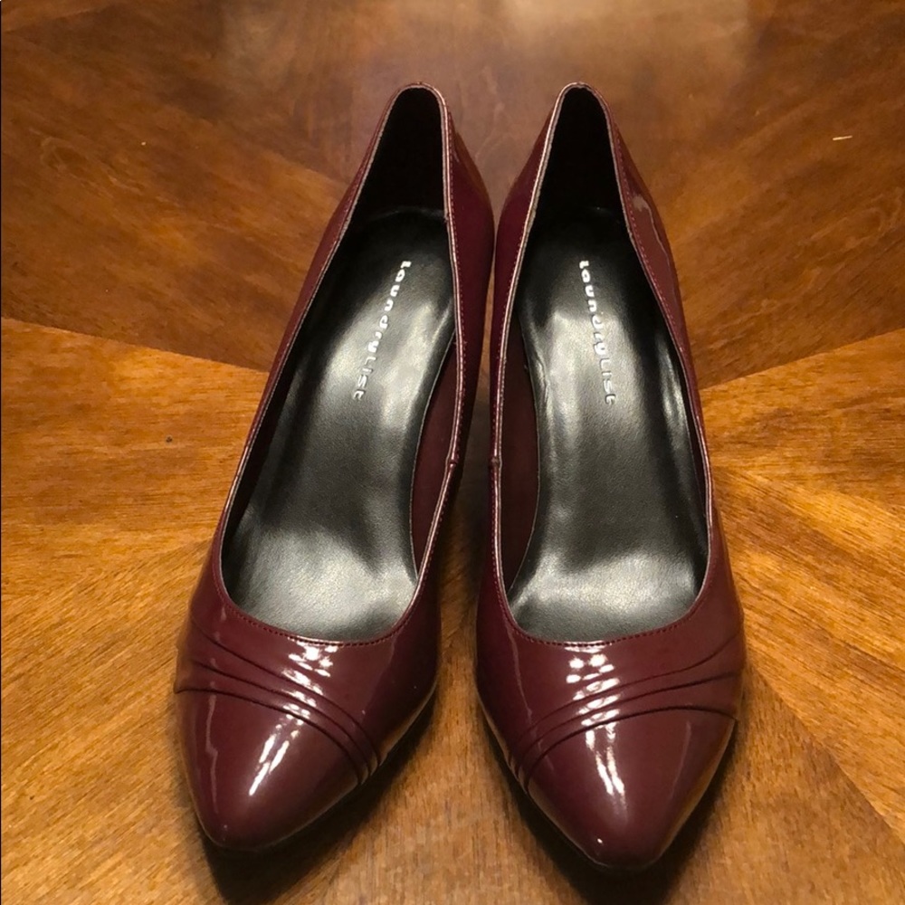 Laundry Lost Burgundy Heels
